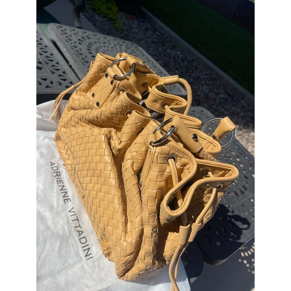 NWT Adrienne Vittadini 100% Woven Leather Brown Twisted Leather Strap Handbag - Picture 3 of 5